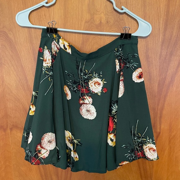 Urban Outfitters women’s size small green floral a-line button front mini skirt - Picture 7 of 8